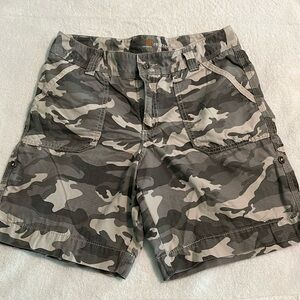 Carhart Camo Cargo shorts women’s size 8 relaxed fit